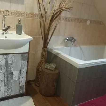 Apartman Helenn アパート Liptovský Mikuláš